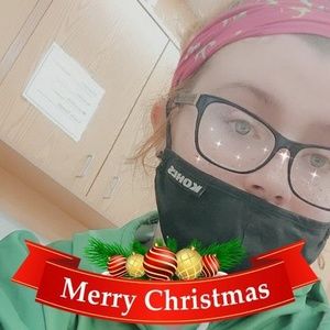 Meet your Posher, Alexia